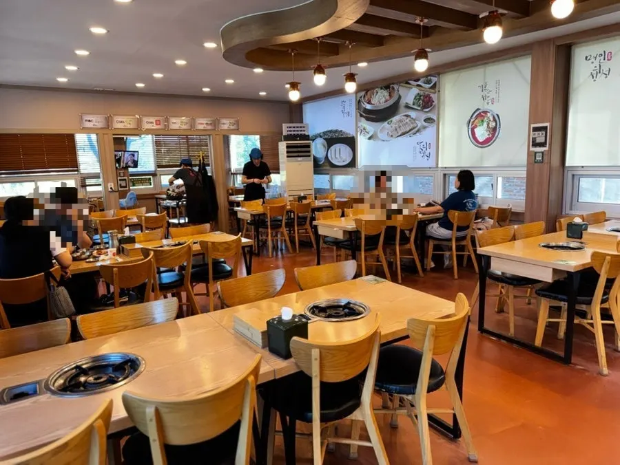 Spacious waiting seating area for guests