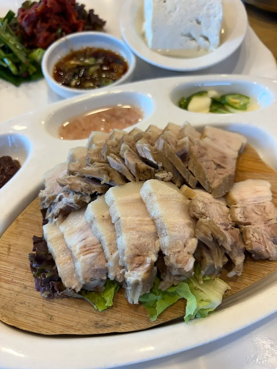 초당 명품밥상 상차림 세로 사진