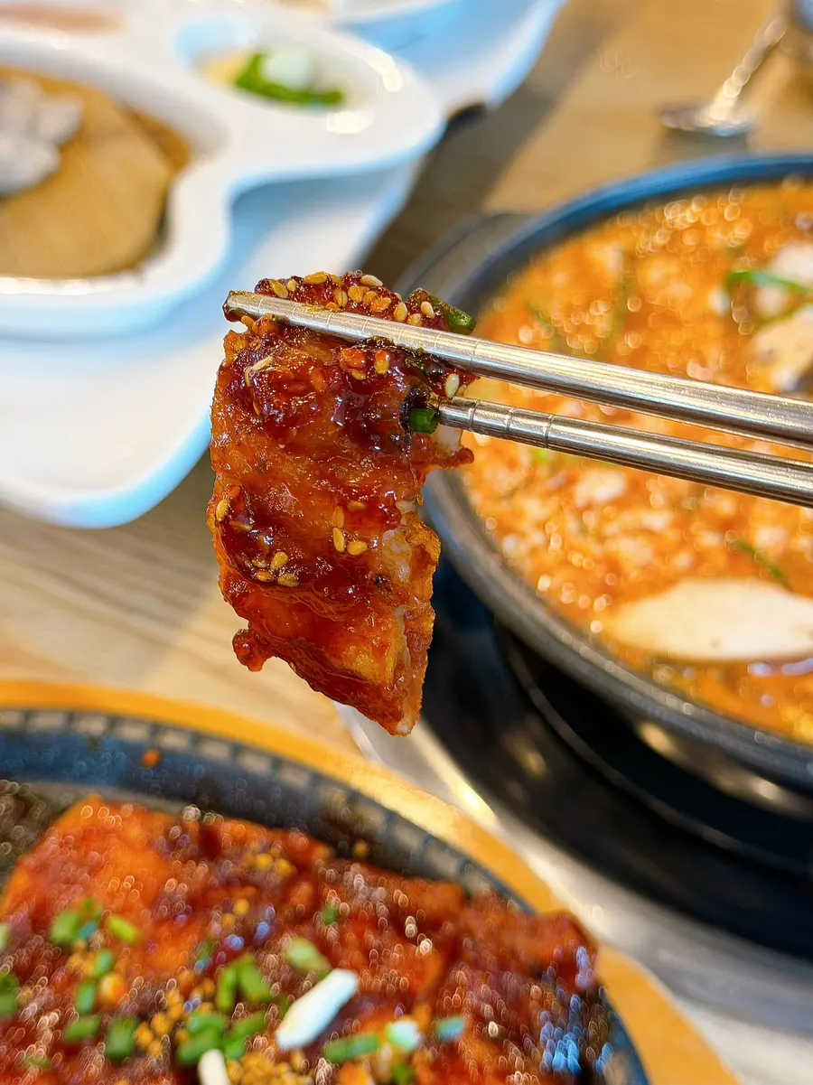 양념이 올라간 코다리 구이