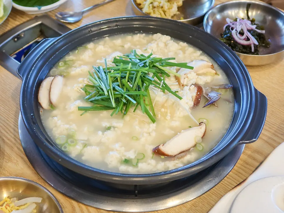Mild sundubu jjigae