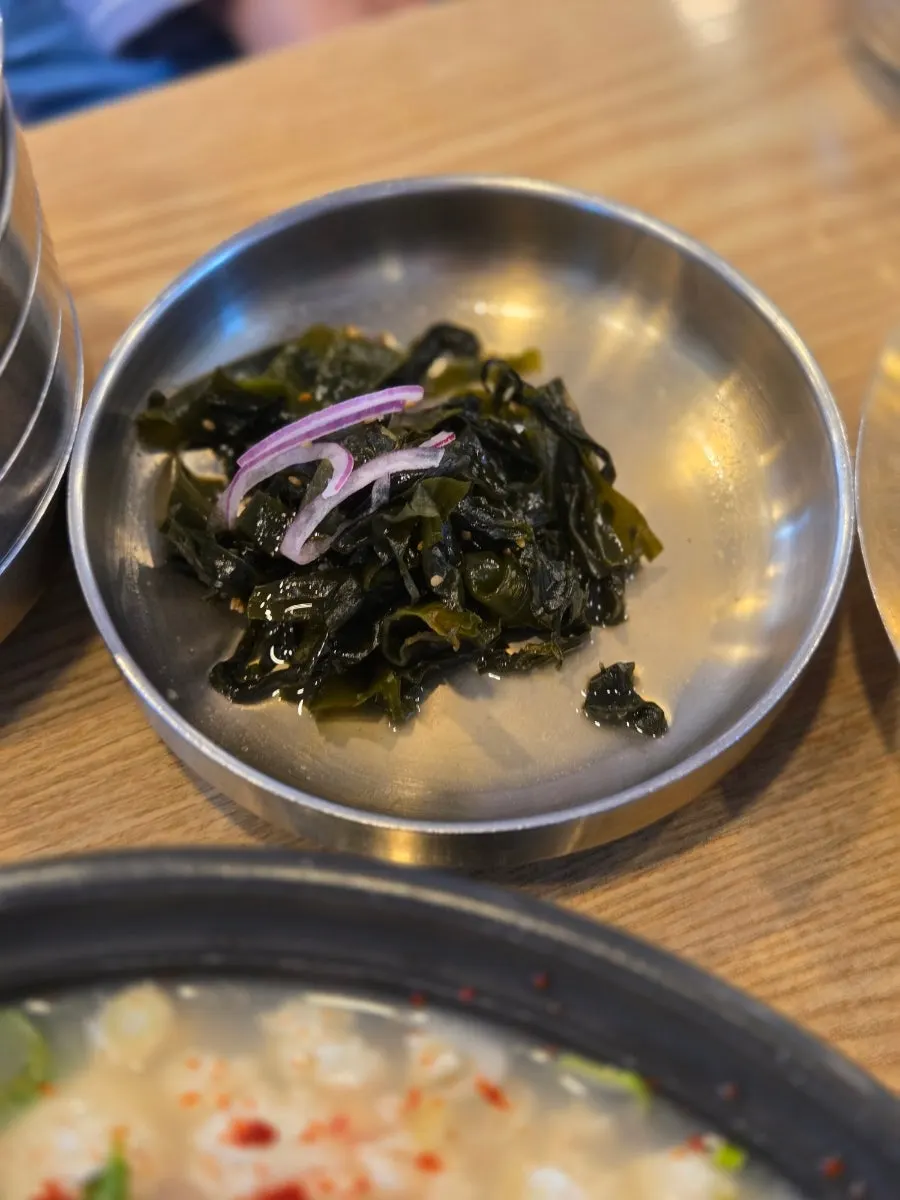 순두부전골과 두부삼합을 함께 담은 상