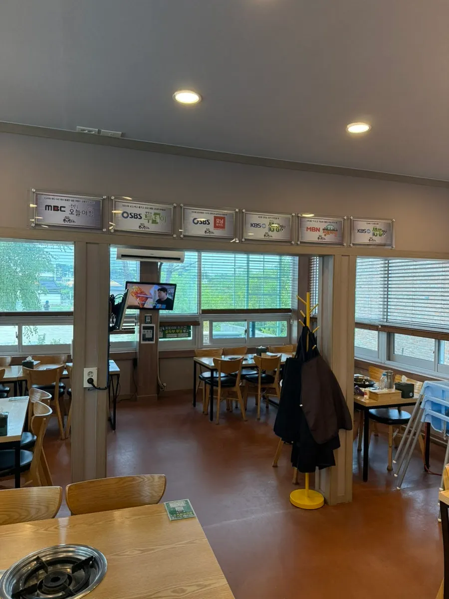 사장님 이야기가 담긴 매장 벽면 소개