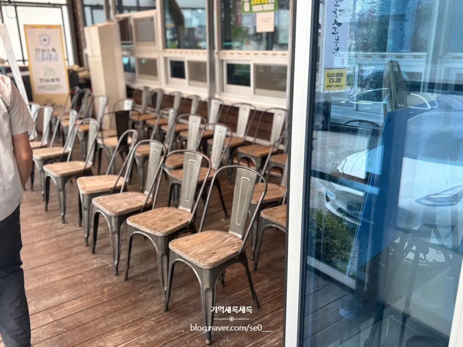 정은숙초당순두부 입구와 주차장