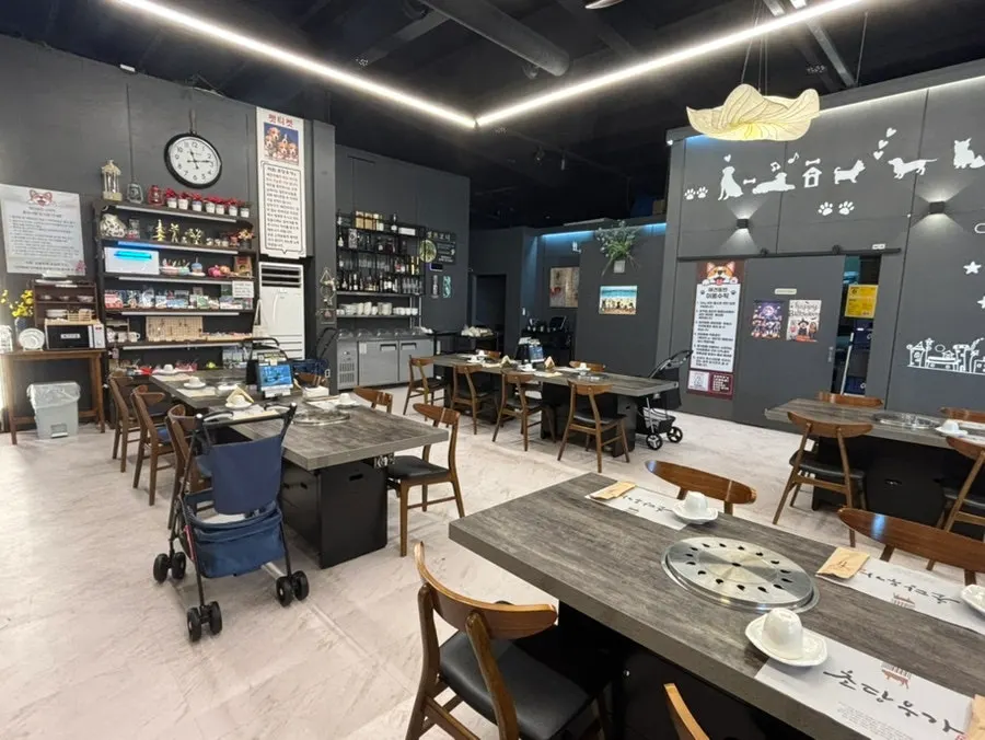 Kursi restoran Chodang Uga dengan suasana tenang