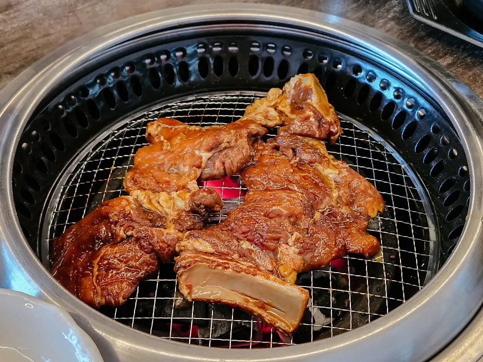 Pork galbi placed on the charcoal grill