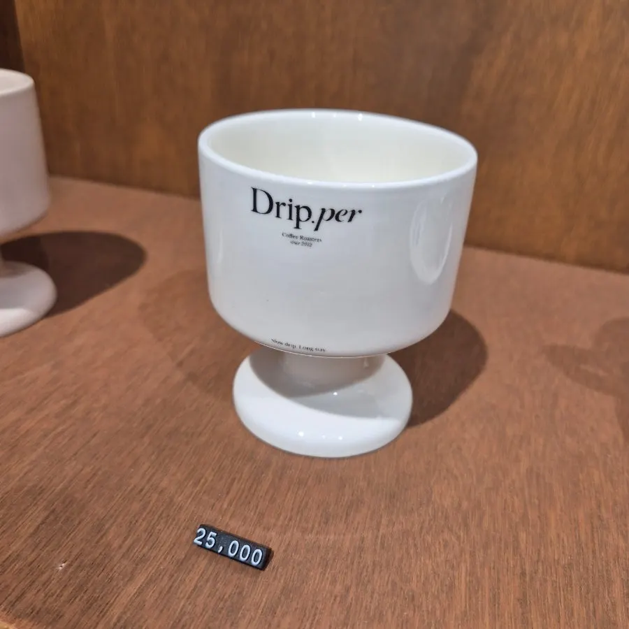 Area related to roasted coffee beans at Coffee Dripper