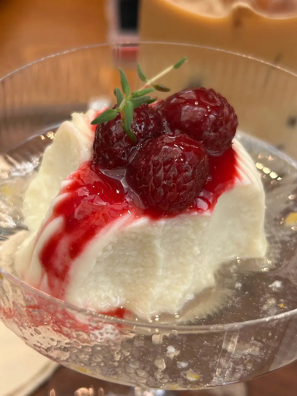 A spoonful of soft tofu pudding