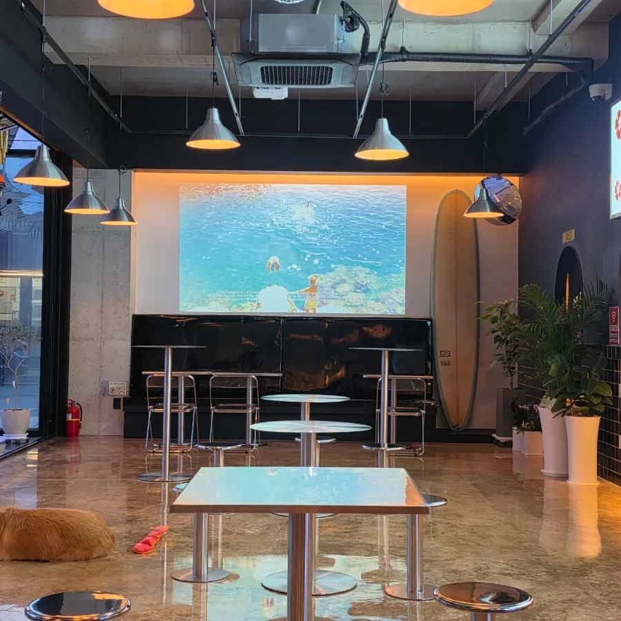 Dining area with table seating at Moana Burger