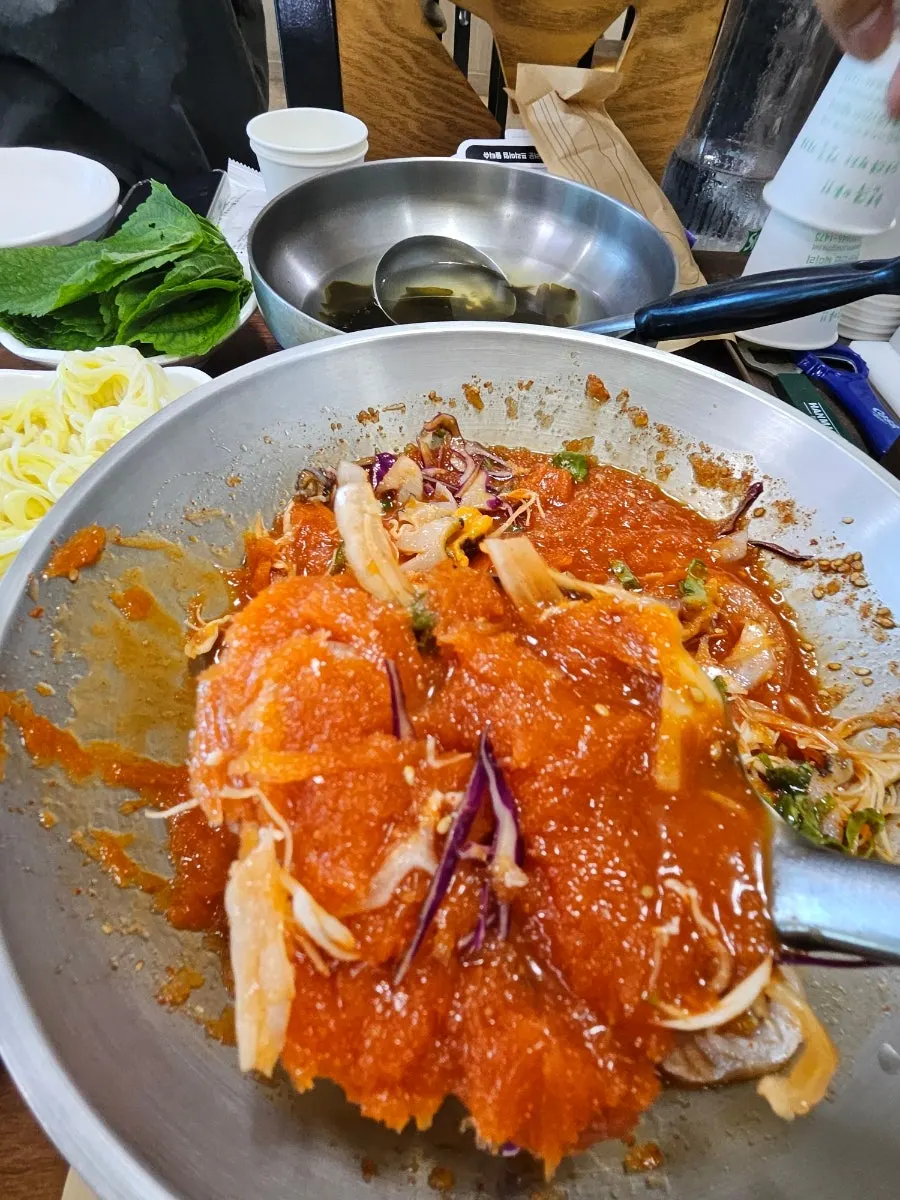 살얼음 육수의 모듬 물회