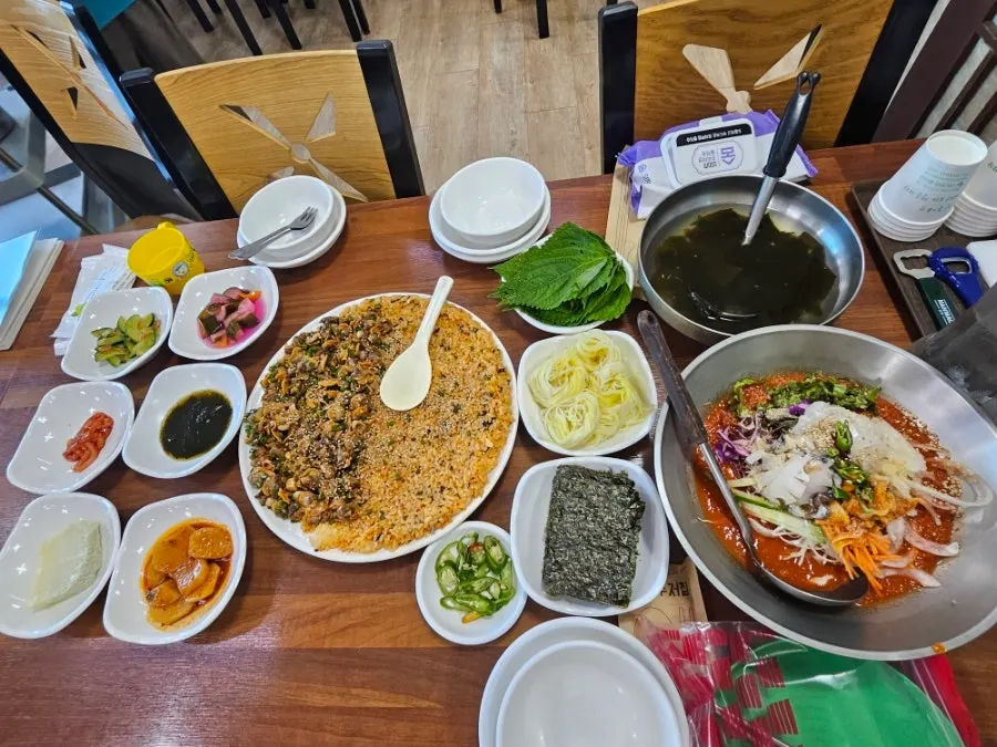 물회와 함께 나온 소면 사리
