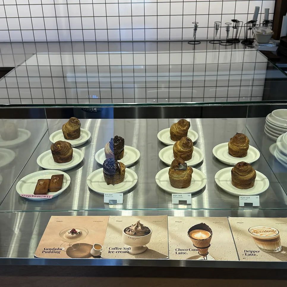 Croffins displayed in the showcase