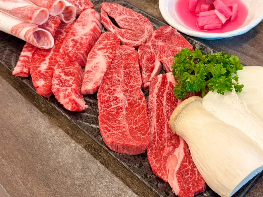 Plate of saeujal, sirloin, bujaesal and chadolbagi hanwoo cuts