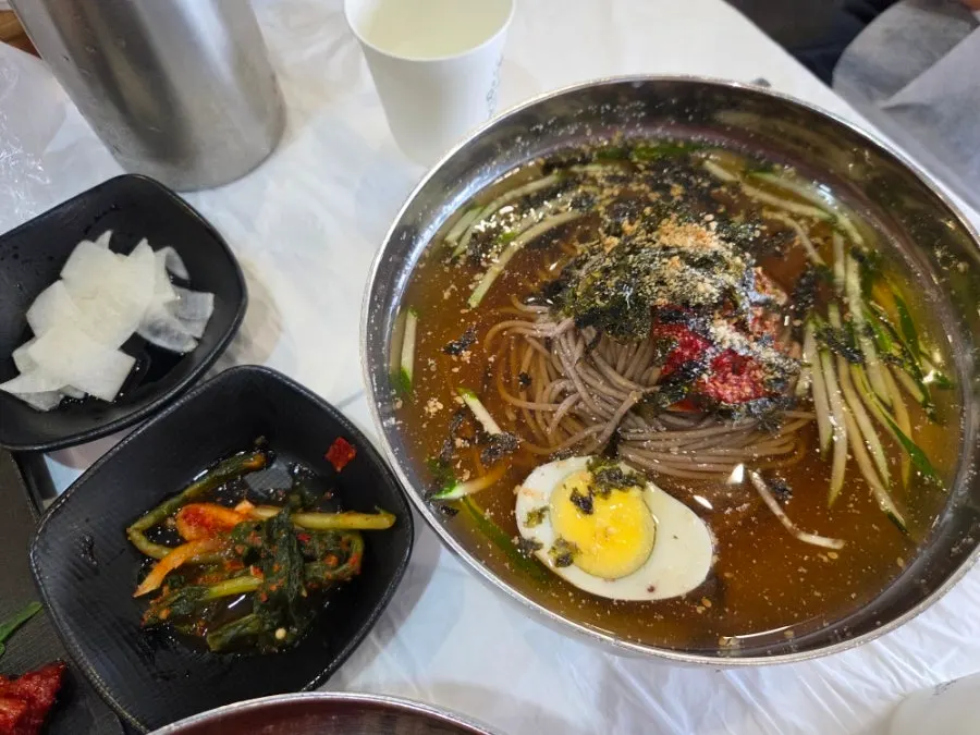Nutty perilla oil makguksu