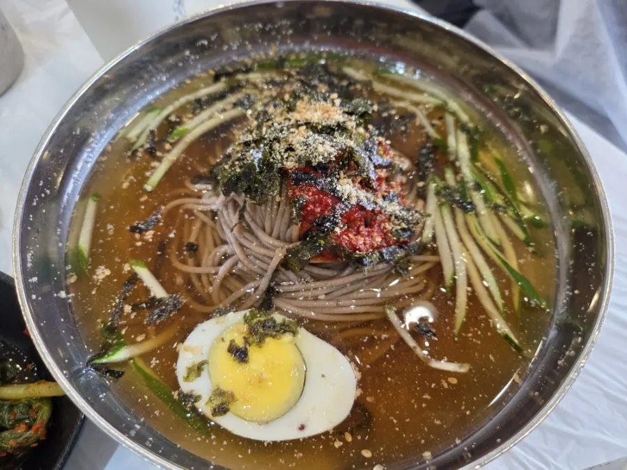 Close-up of the perilla oil makguksu noodles