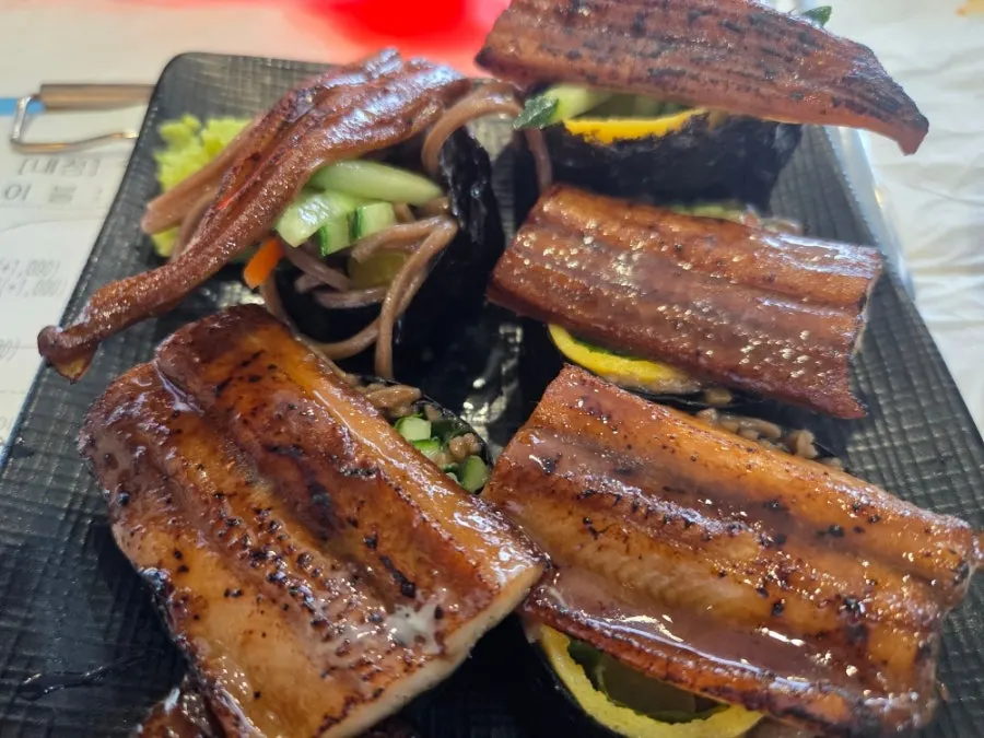 Plate of eel buckwheat gimbap