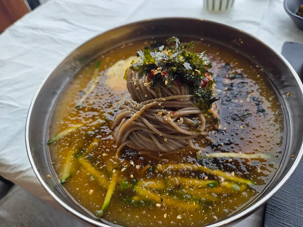 A bowl of mul-makguksu with slushy-ice broth