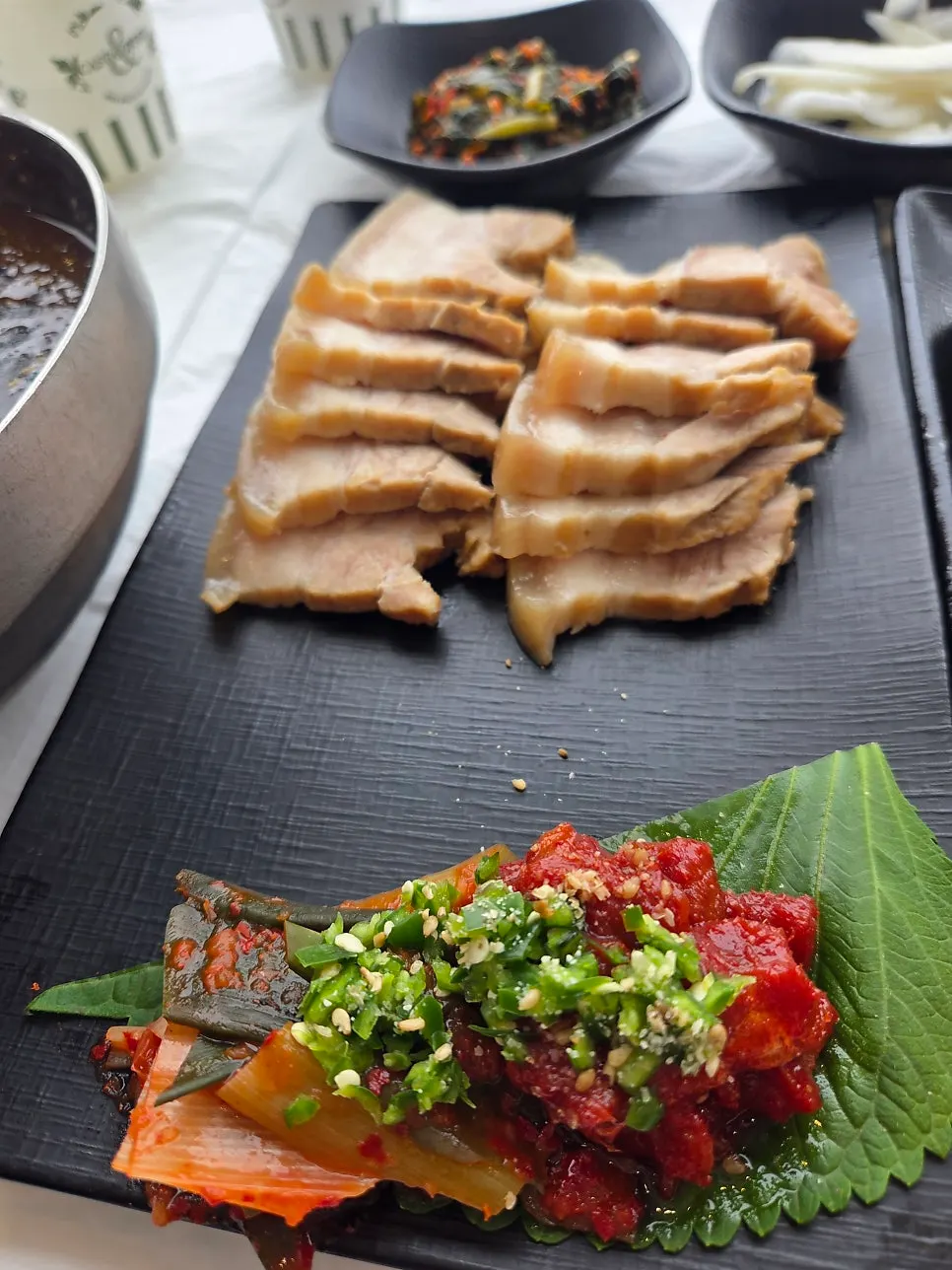 Plate of boiled pork included in the two-person set