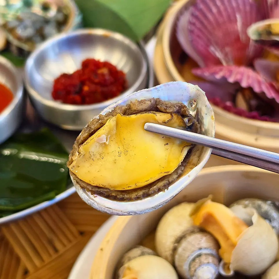통째로 나온 전복찜