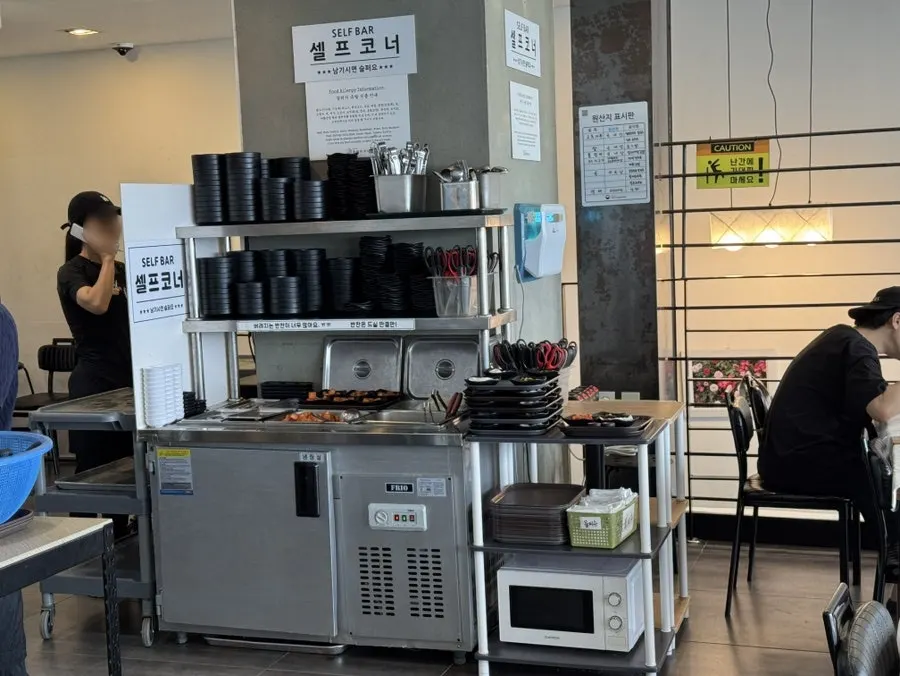 매장에 마련된 손님용 전자레인지