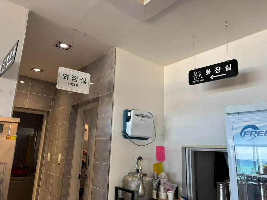 통창으로 보이는 강문해변 바다