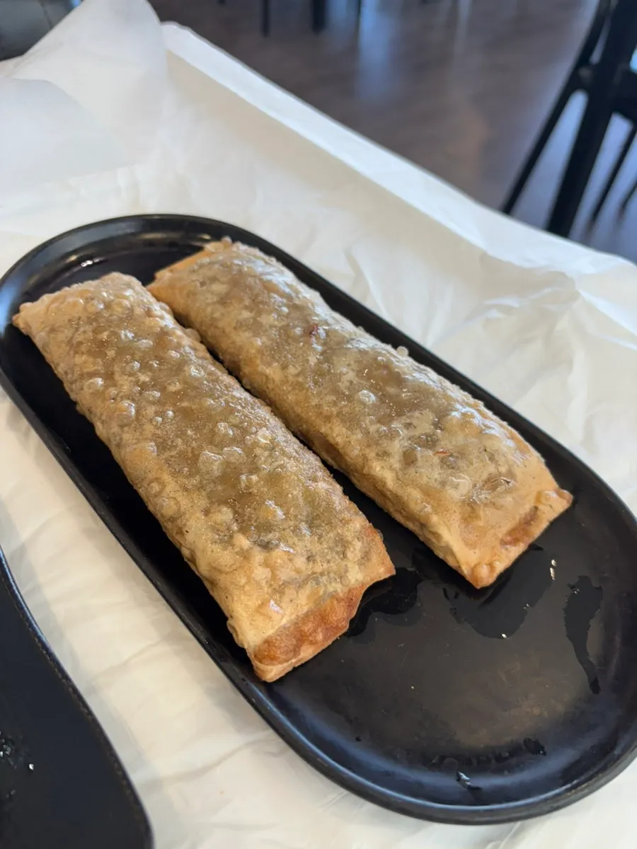 순두부 칼국수 면과 순두부 한 젓가락