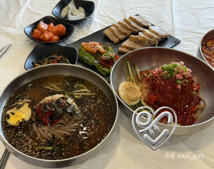 A bowl of house-made mul-makguksu