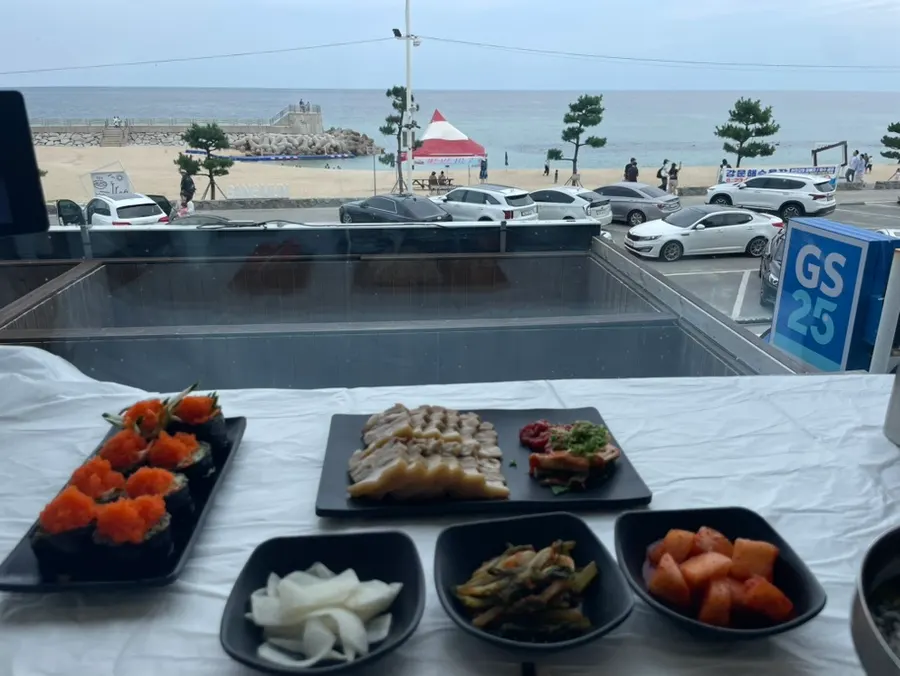 물막국수 얼큰순두부 까막장수육 2인세트 상차림