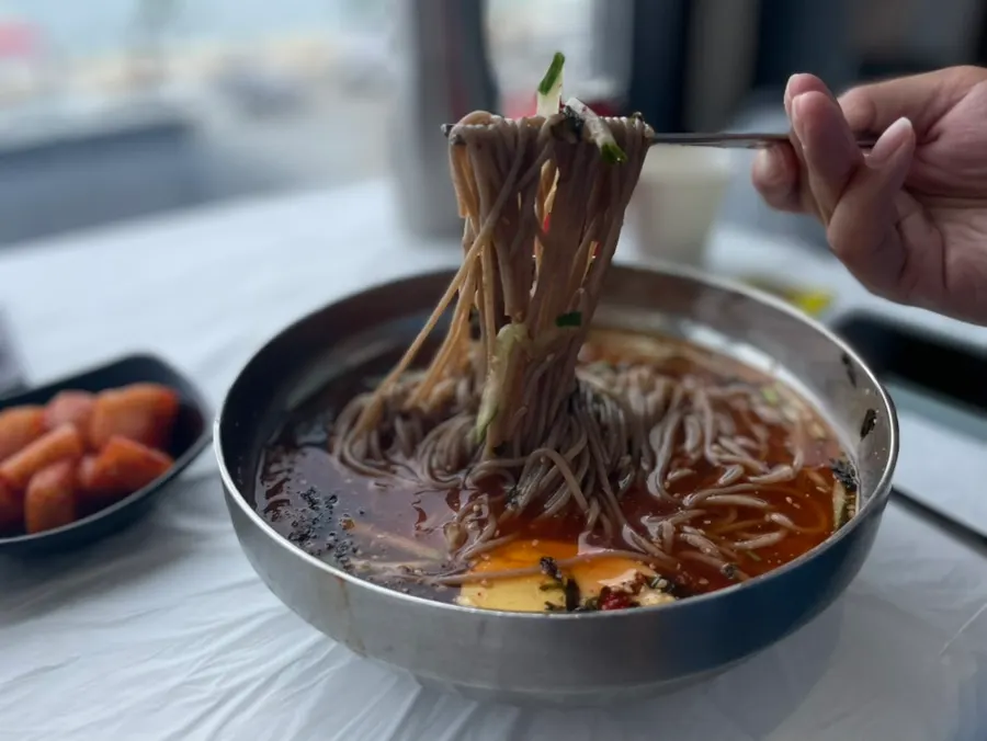 시원한 육수의 물막국수 한 그릇