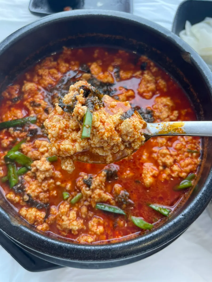 초당순두부가 몽글몽글한 얼큰순두부 클로즈업
