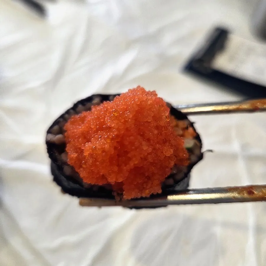 메밀면으로 만든 날치알 메밀김밥
