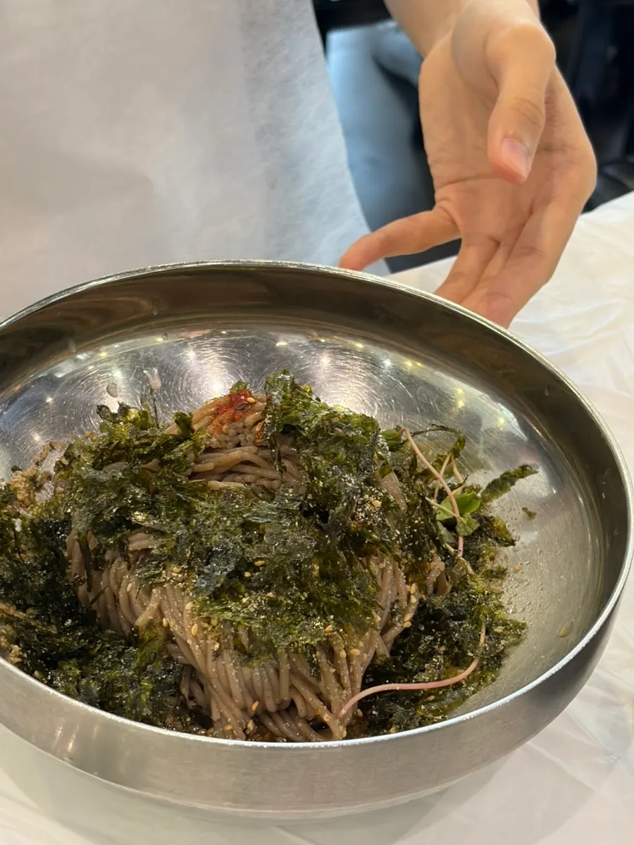 고소한 향이 올라오는 들기름국수 한 그릇