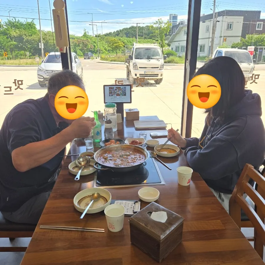 Beef tripe hot pot meal with soju