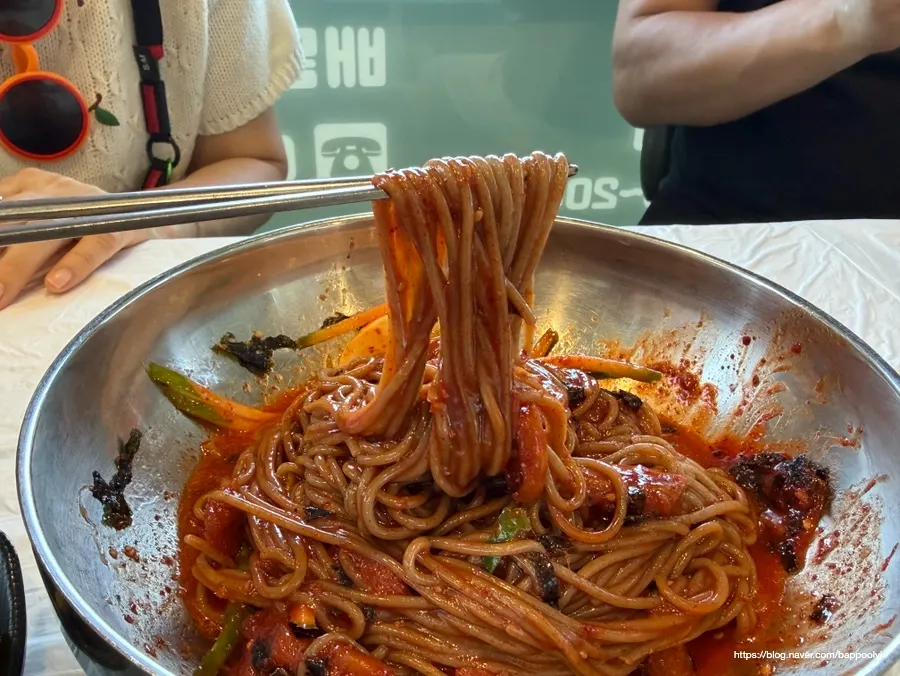 Bibim makguksu noodles after mixing