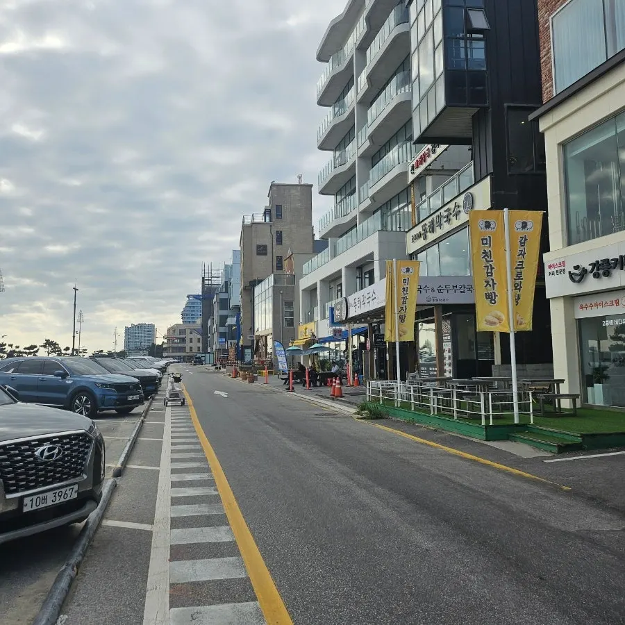 강문해변 근처 고씨네동해막국수 본점 외관