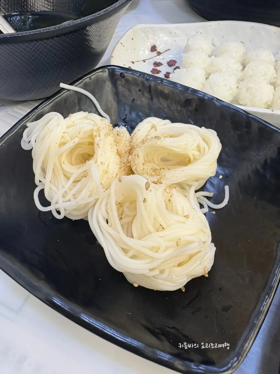 Extra somyeon noodles ordered for mulhoe