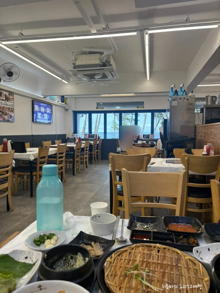 Ocean view from Samsami-ne Gyeongpodae Main Branch