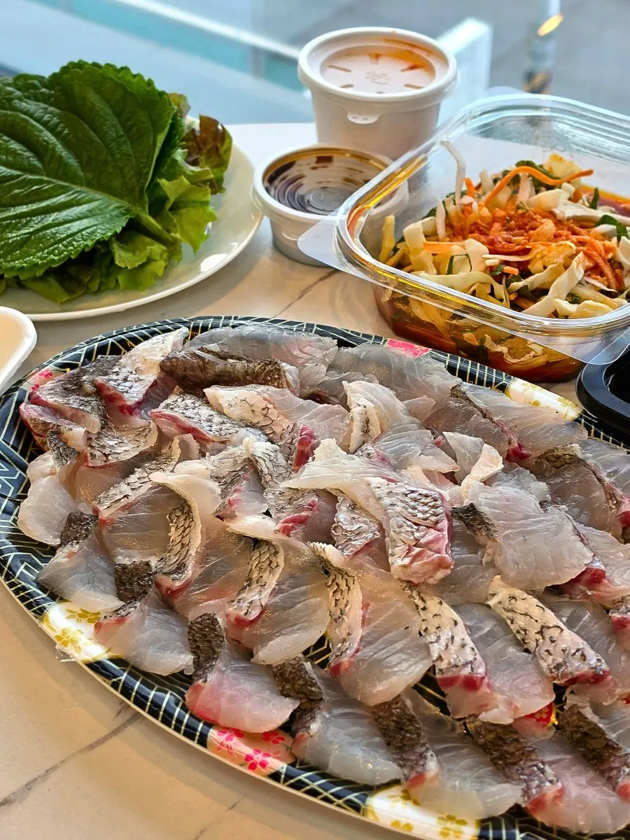 Thick-cut slices of red sea bream yubiki sashimi