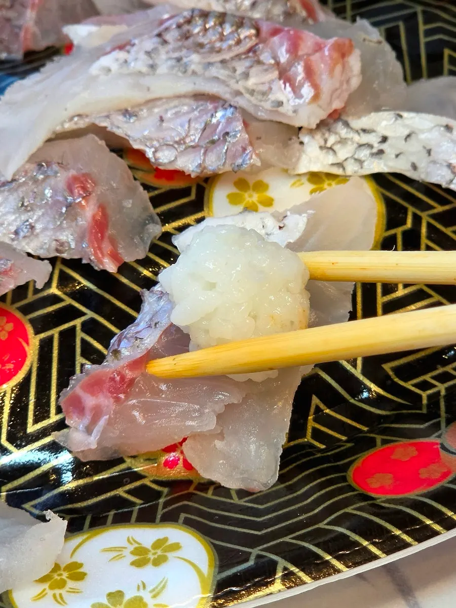Self-made sashimi sushi using the sushi rice provided