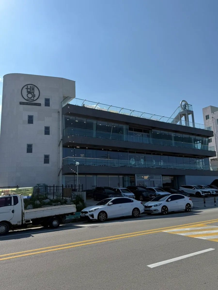 Scenery around Baegya Coffee on Haean-ro in Gangneung