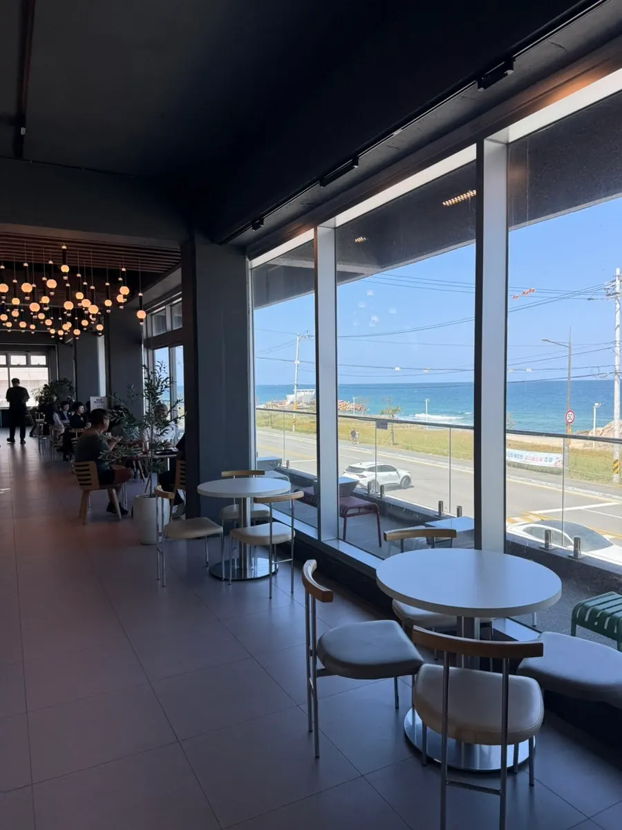 Widely spaced seating on Baegya Coffee's 3rd floor