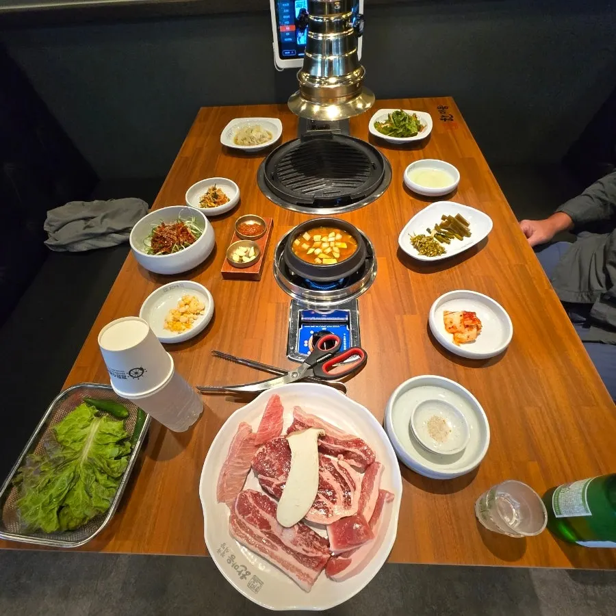 Half-pig and whole-pig platter menu