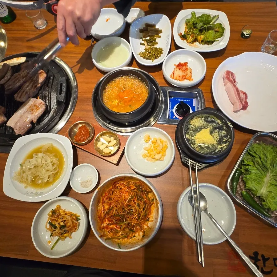 Thick half-pig pork platter at Hanmaeum Jeongyuk Sikdang in Gyodong, Gangneung