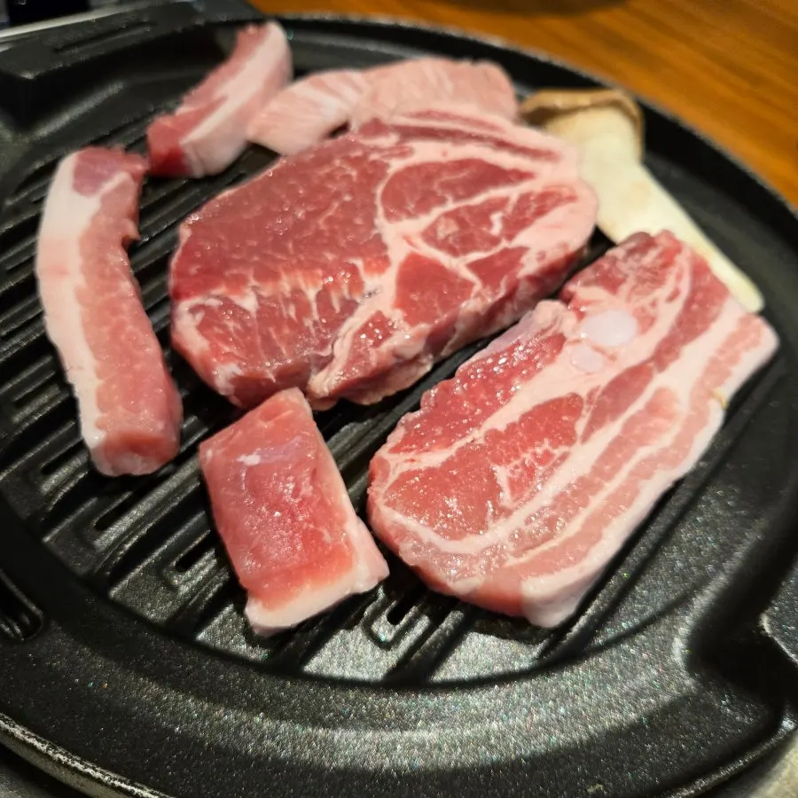 Assorted thick-cut pork