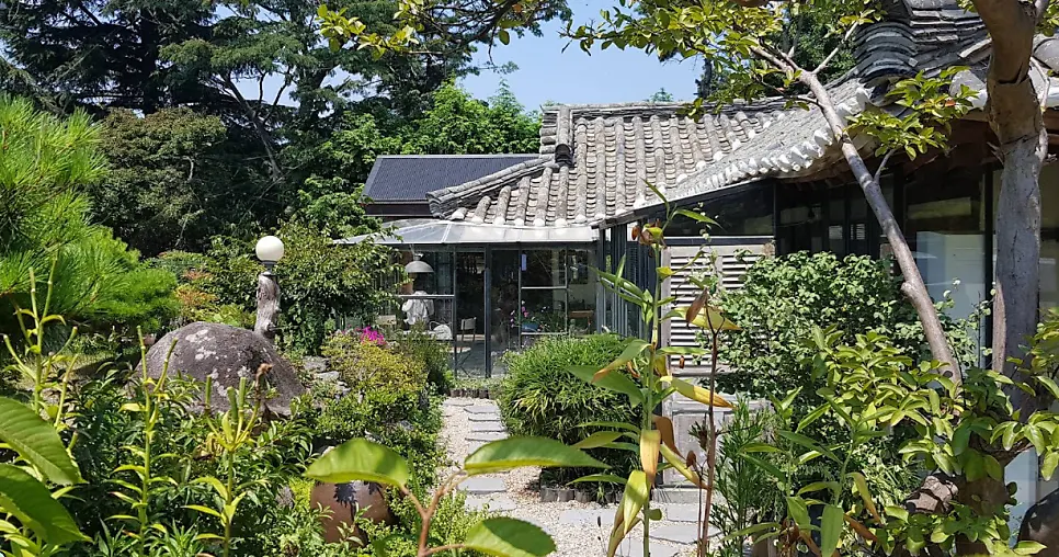 The 100-year-old hanok exterior of Cafe Giwa in Gangneung