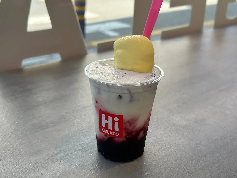 Eating the Hi Gelato Signature from the top down