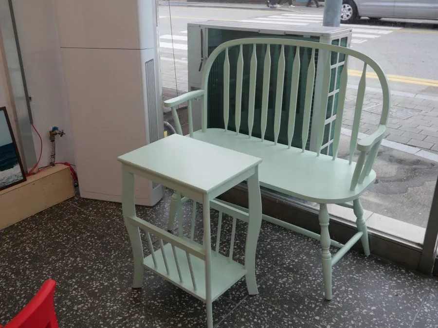 Interior décor of Hi Gelato