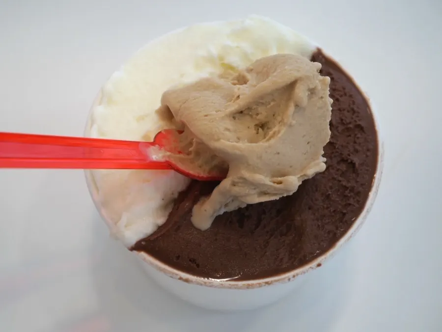 Flavor name labels at Hi Gelato