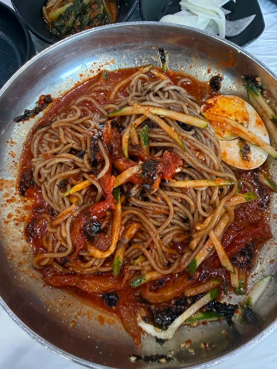 명태식해가 올라간 비빔막국수