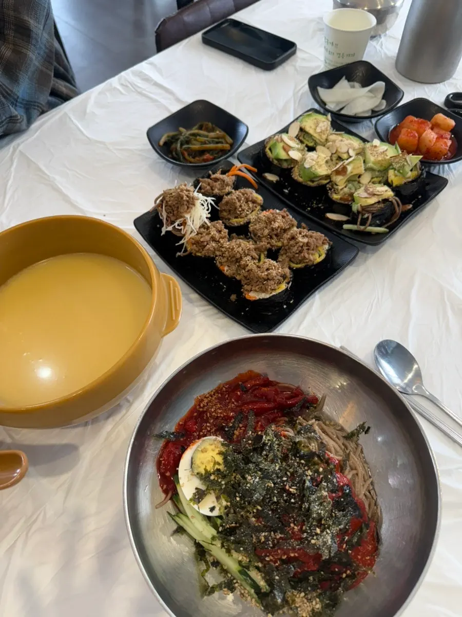 Comparing avocado and soy-sauce pork buckwheat gimbap