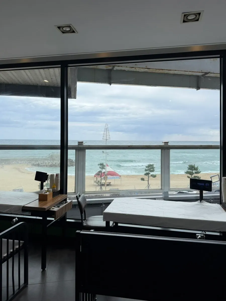 Ocean view from the dog-friendly third-floor window